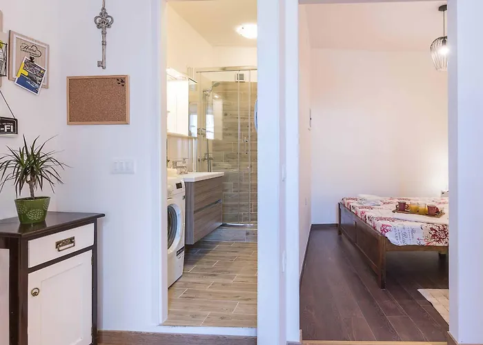 Porta Aurea Sunny * 풀라